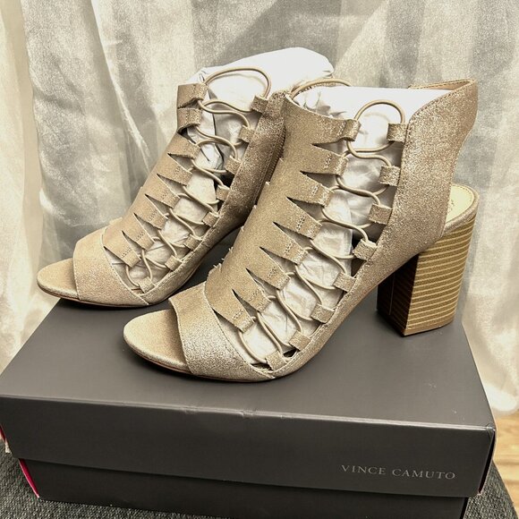 Vince Camuto *NIB* Metallic Beige Sandals / Heels size 10w - Picture 1 of 3